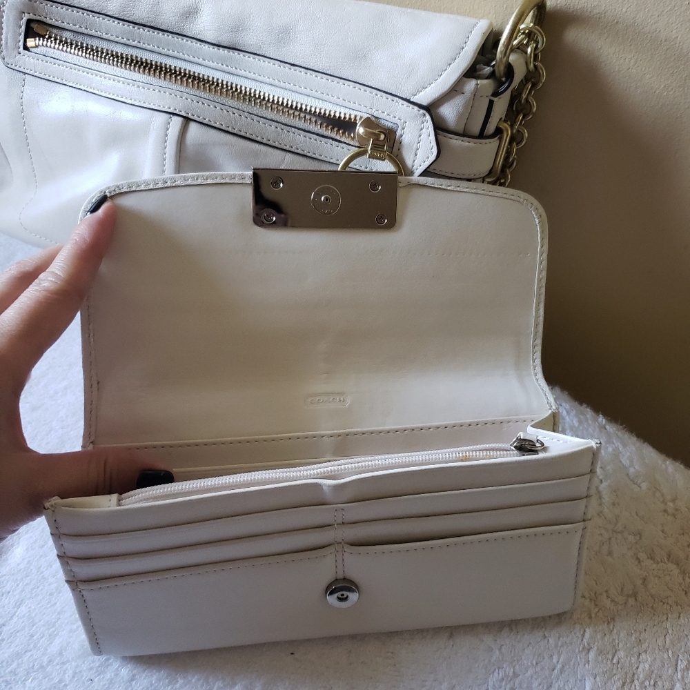Bags - Picture 6 of 9